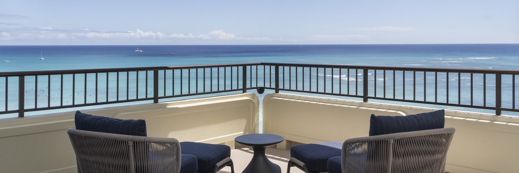 モアナサーフライダーホテルのスイートルーム　バルコニー